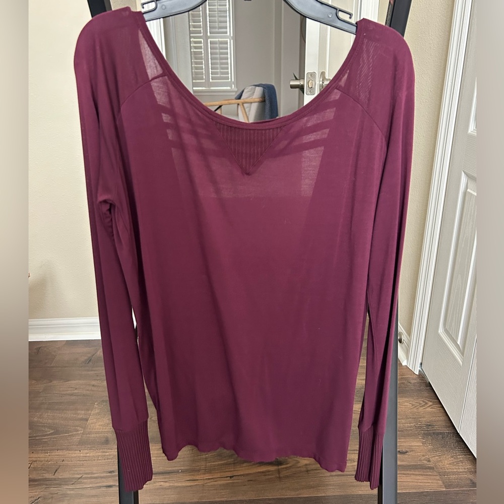 Women’s lightweight top